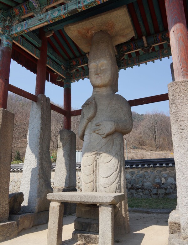 안성 매산리 석조보살입상